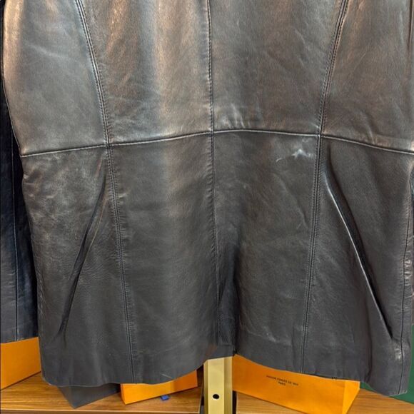 Women’s leather jacket - Picture 9 of 10